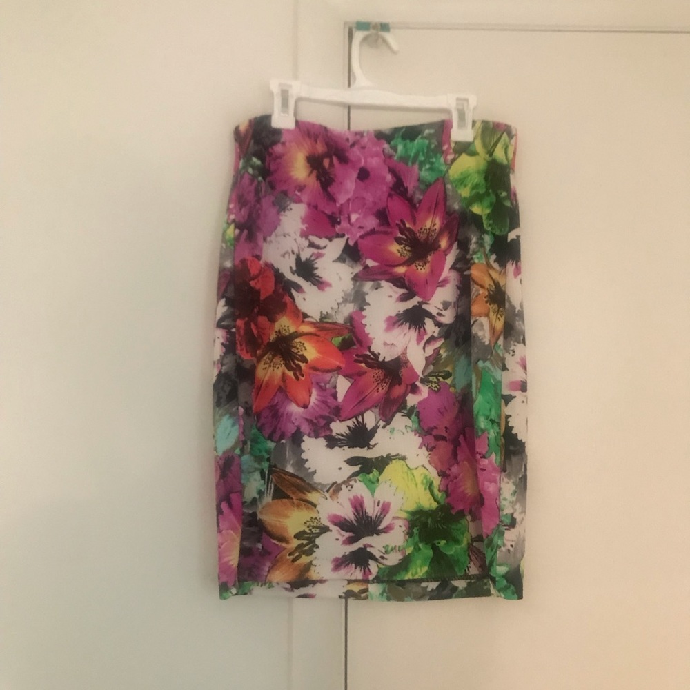 New York and company flower skirt